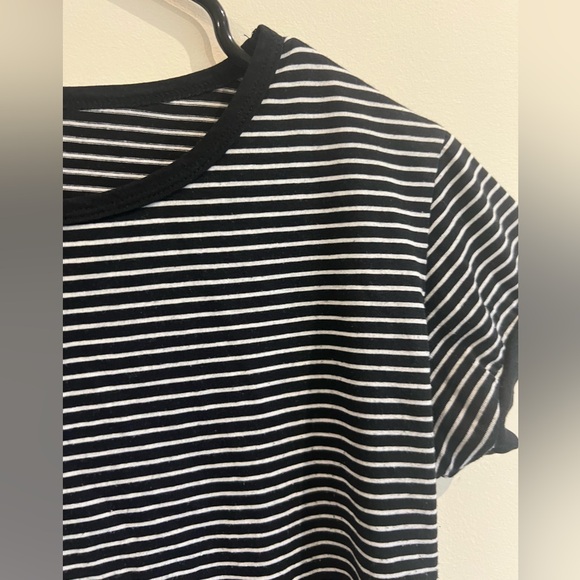 Black and white striped t shirt - Picture 2 of 4